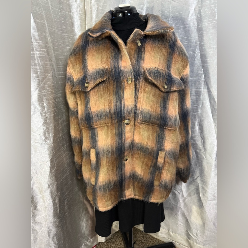 American Eagle Outfitters Plaid Teddy Jacket in Tan and Black